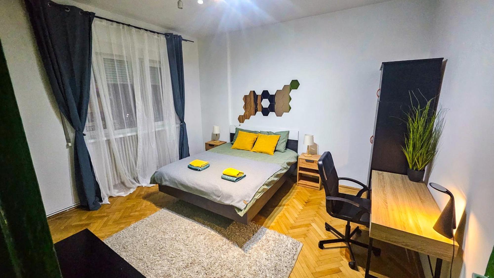 Downtown Tiny Houses Near Cismigiu Gardens Bucharest Exterior photo